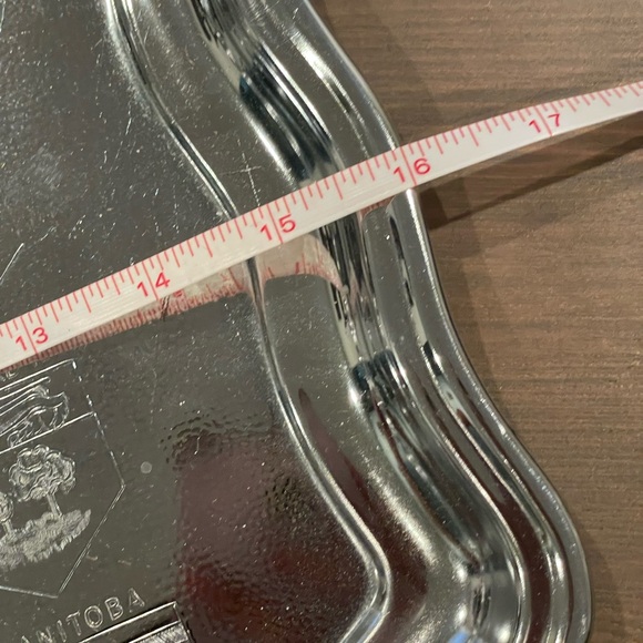 ❌SOLD❌ Vintage Chrome 16” Canada Graphics Servinf Tray / Platter - Picture 2 of 3
